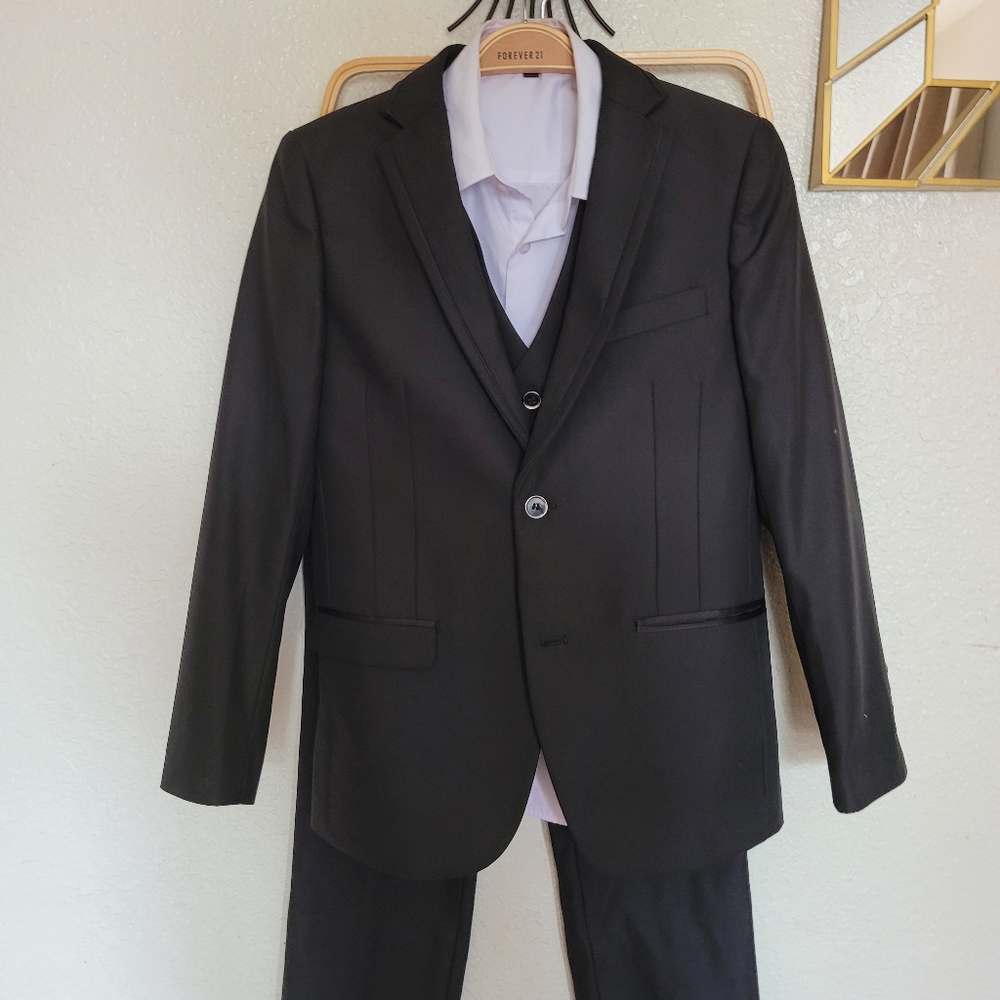 Size 14 suit for kids